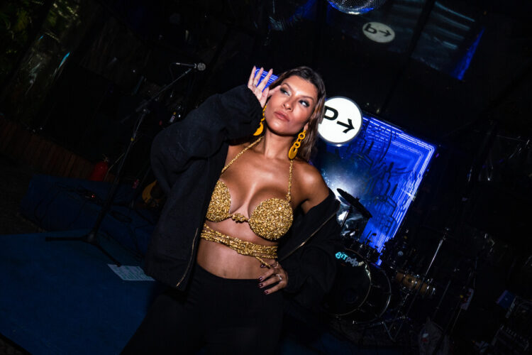 Ghabi celebra a 1ª edição da festa “Honey”, voltada para o público LGBTQIA: “É muito importante ocupar os espaços”