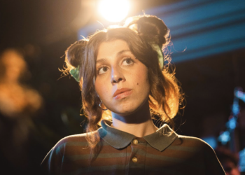 Em carreira solo, Agatha estreia seu primeiro disco autoral “passatempo” 