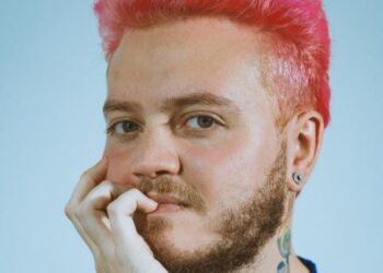 Hugo Shine divulga o single “Me Beija”; ouça