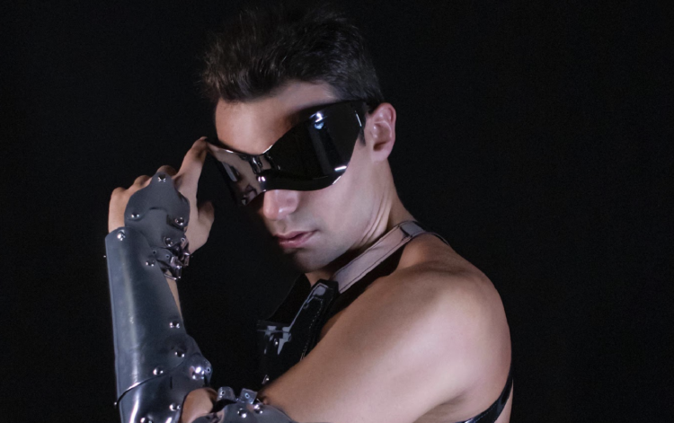 “Pressa” é o primeiro EP do cantor e compositor SAV