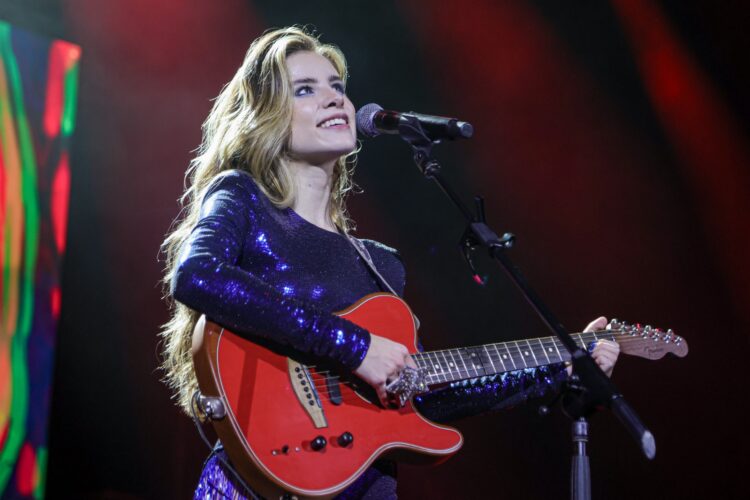 GIULIA realiza show vibrante no Rio encerrando a “Disco Voador Tour”