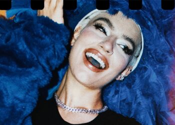 Clau revela decepção sobre o fim de um relacionamento amoroso na inédita “ESTRANHO”