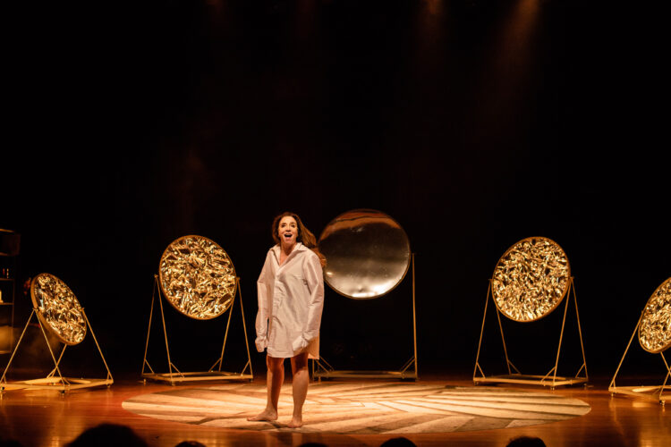 Marisa Orth retorna com o sucesso “Bárbara”