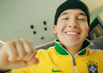 Conheça Blanko, cantor que viralizou ao citar Brasil em música