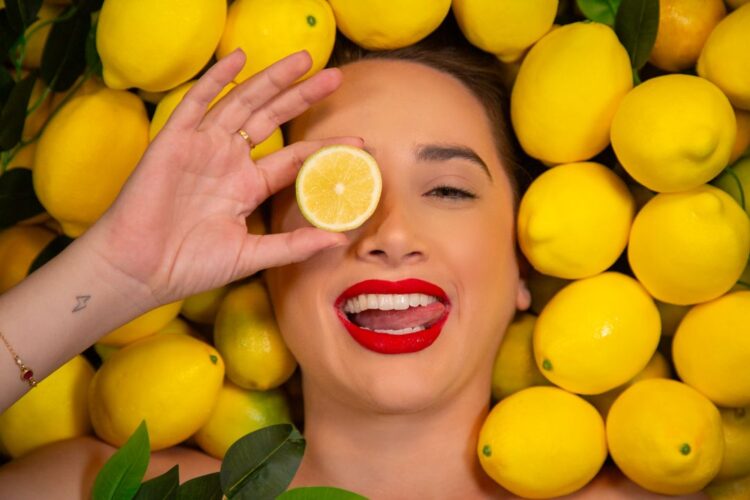 Manola refresca o verão com o EP “Picolé de Limão”