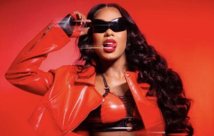 Rebecca lança “Aquecimento da Rebecca” e prepara terreno para novo álbum