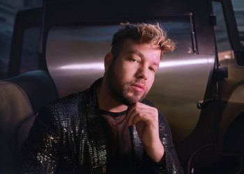 Conheça Izack Under: brasileiro residente em Londres e que carrega uma emocionante trajetória como artista 