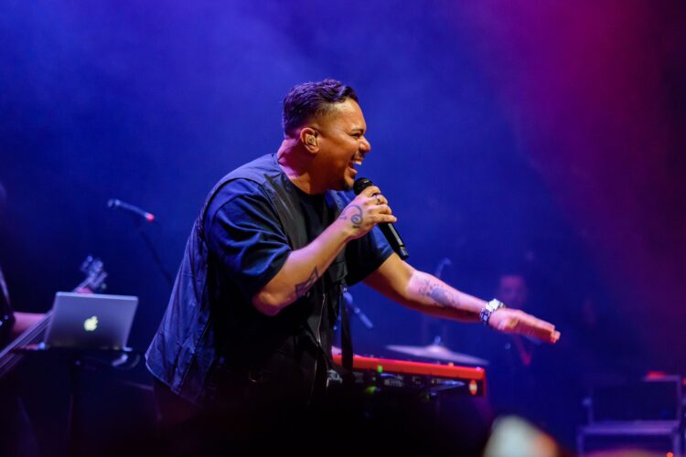 Sorriso Maroto comemora sucesso de turnê na Europa