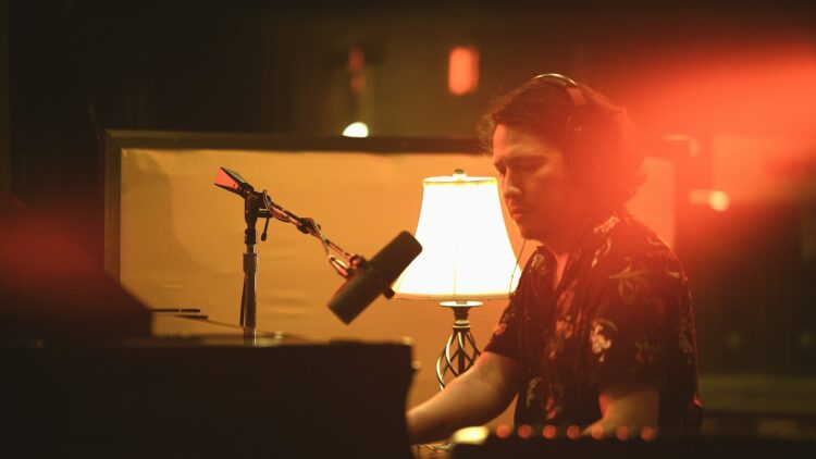 Cantor mexicano Nacho Quirarte lança o novo single “Cobarde”