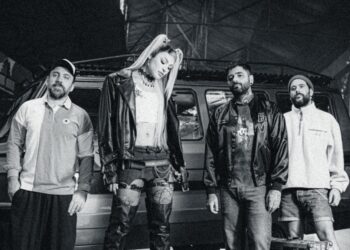 Fresno e Pabllo Vittar criam banda fictícia no videoclipe de “Eu Te Amo / Eu Te Odeio (IO-IO)”