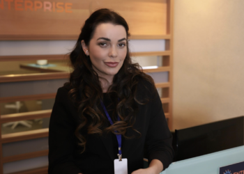 Natalie Smith estreia com “Xeque Mate”, nova produção da Ponto Ação Produções