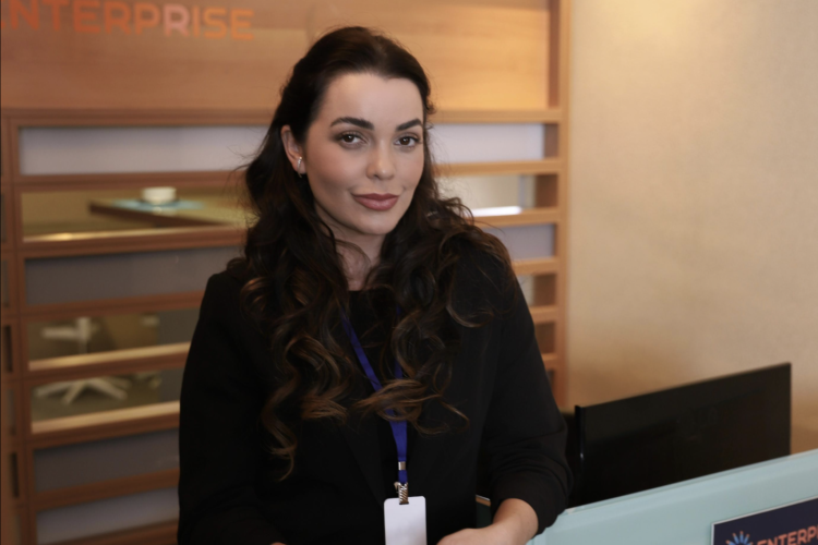 Natalie Smith estreia com “Xeque Mate”, nova produção da Ponto Ação Produções