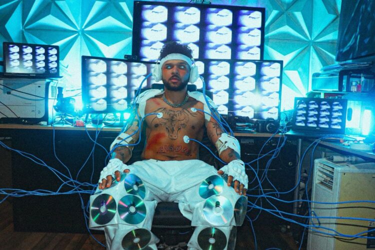 Gabriel Sebastian reinventa a Medusa Moderna com Brega Funk que desmascara a hipocrisia social