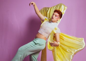 Em entrevista, Ally Dyla conta detalhes sobre recente single e próximos passos da carreira