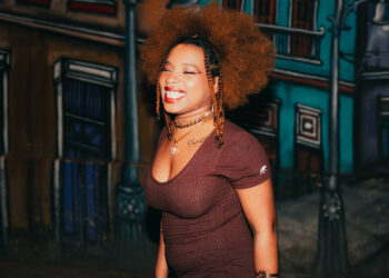 KING Saints aborda relações inter-raciais em clipe de “SE PREPARA MONA”