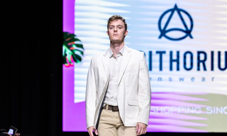 Modelo Douglas Reis brilha nas passarelas do Sinop Fashion Trends