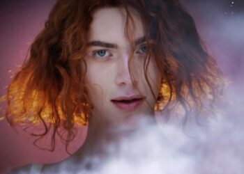O álbum póstumo autointitulado de “SOPHIE” é lançado antecipadamente