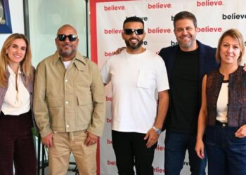 Believe assina contrato de exclusividade com o selo de música urbana Sonar Music em cerimônia em Paris