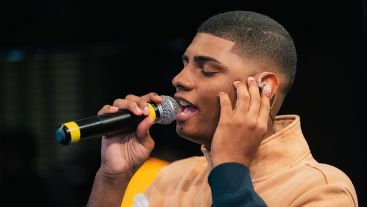 Emanoel Vitor lança “Cordeiro e Leão”, primeiro single do Movimento Mais Profundo