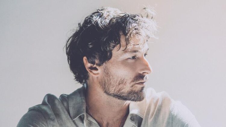 Harrison Storm explora a conexão humana no novo single “Temporary Friend”