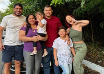 Após incêndio, Mirela Janis e Yugnir presenteiam motorista de aplicativo com carro avaliado em mais de 50 mil reais