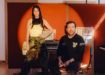 Joe Goddard e Kaitlyn Aurelia Smith lançam o single “Neptunes”