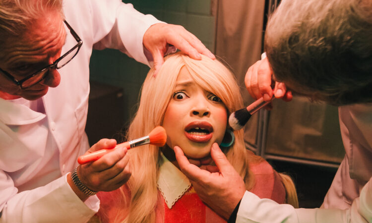 Com críticas ácidas, KING Saints apresenta a força do lado B do pop em “Se Eu Fosse Uma Garota Branca”