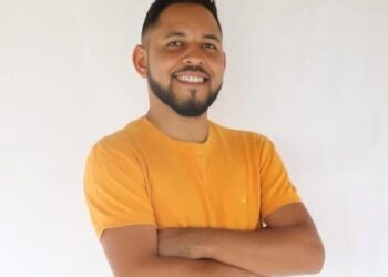 Douglas Santos lança “Digno é o Cordeiro”, o segundo single de sua carreira