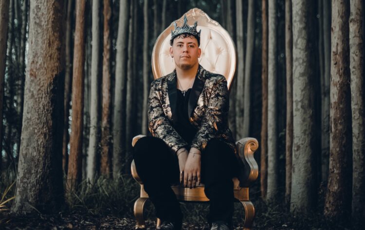Marc Yann estreia o videoclipe do novo single “Profano”