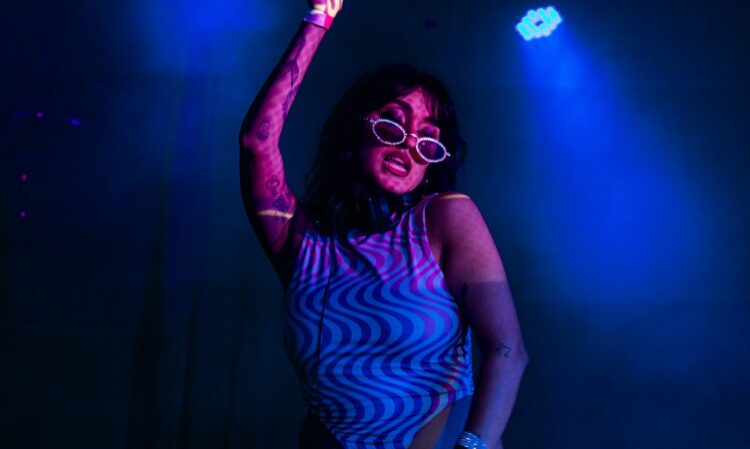 Festa latina Obsesión recebe DJ Baila Lua na próxima edição de carnaval