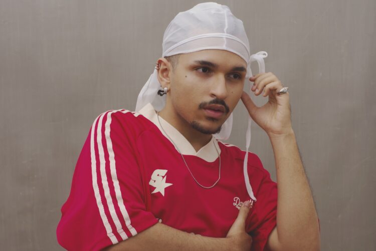 DeLuca mistura r&b e pagode novo single “MENTE QUE NEM SENTE”