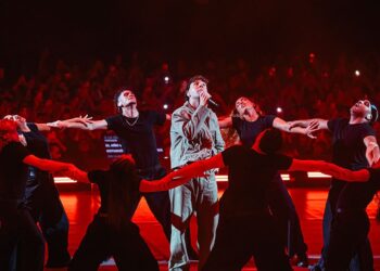 Quevedo emociona o público com cover de “Nada Fue Un Error” em show na Argentina