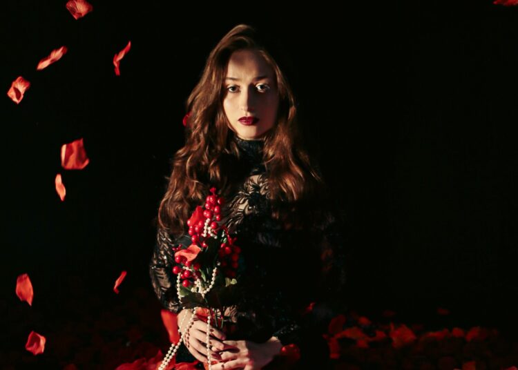 Carolina Severo transforma emoção e vulnerabilidade no novo single “Velho Vinho Doce”