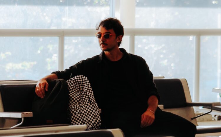 Relvas canta o amor sem barreiras em “Aonde Você Mora”