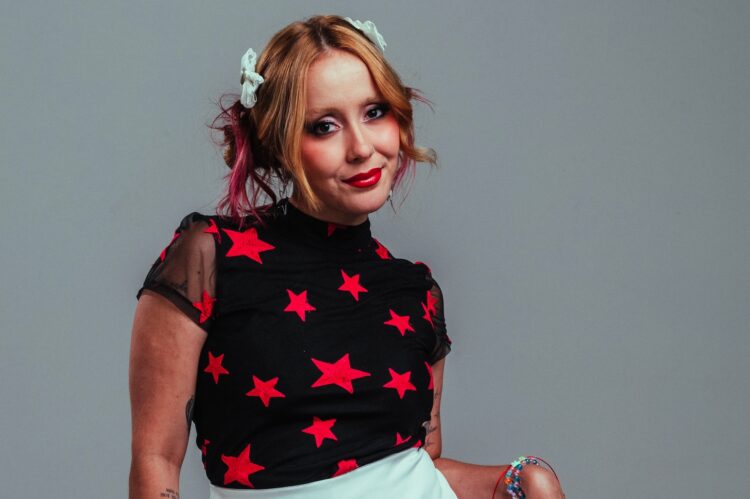 Duda Ruas retorna com “Eu Tô Cansada”, faixa que marca nova fase do EP