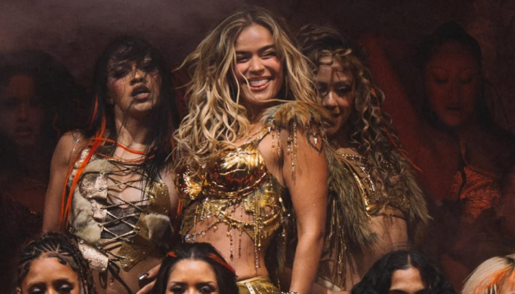 Karol G anuncia turnê com show em São Paulo