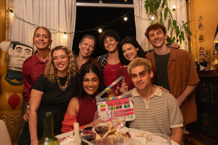 Estrelado por Gabi Lemos e Ricardo Rodriguez, curta “C’est la vie” mergulha nas dores silenciosas do fim de um amor