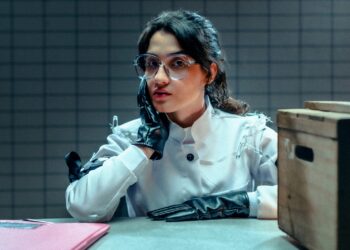 Ella Blum mergulha no conflito entre expectativa e realidade em seu novo single “Vida Experimental”
