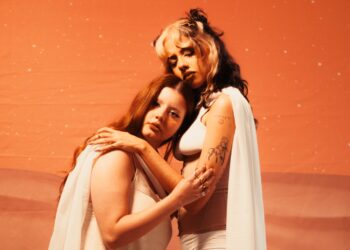 Breezia lança “Clara”, single sincero e sem filtros que antecipa seu álbum de estreia