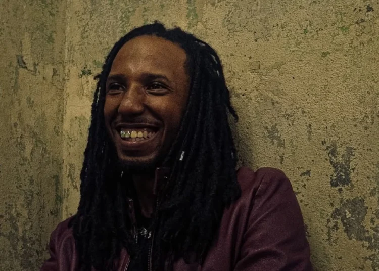 Uma das revelações da música brasileira, FÉRRE combina ritmos urbanos e afrolatinos em sua sonoridade (Vitorr Barbosa/Divulgação)